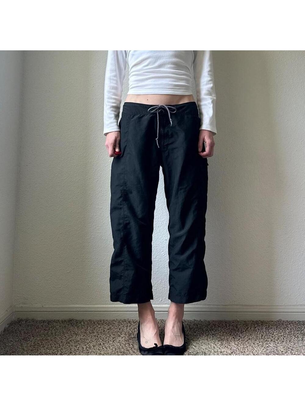 Vintage y2k The Northface low rise wide leg black athletic cargo cropped capris